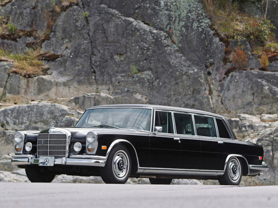 (Mercedes- Benz 600 Pullman (1964 (Mercedes- Benz 600 Pullman (1964
