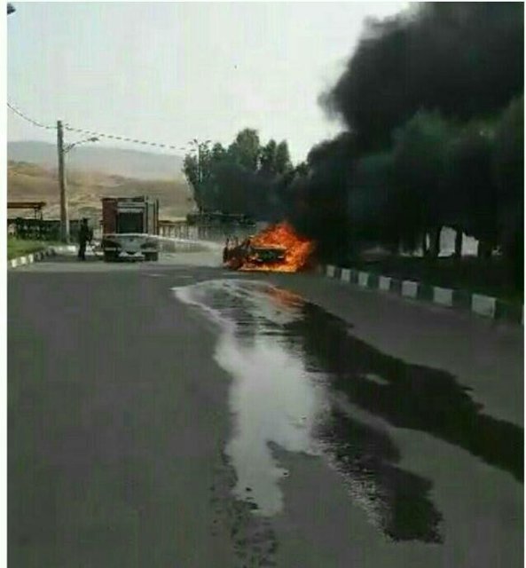 آتش گرفتن سمند در لرستان به علت شدت گرما آتش گرفتن سمند در لرستان به علت شدت گرما