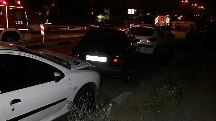 برخورد زنجیره‌ای خودروها در خیابان دماوند تهران