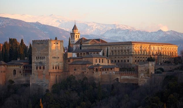 اسپانیا قصر معروف الحمرا 