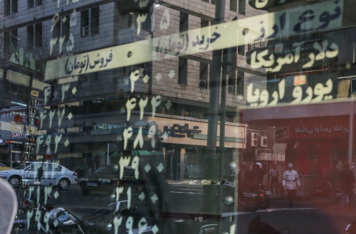 رونمایی دلار 4000 تومانی بر تابلو صرافی‌های تهران