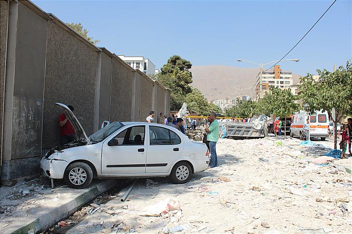 برخورد مرگبار کامیونت خاور با دیوار
