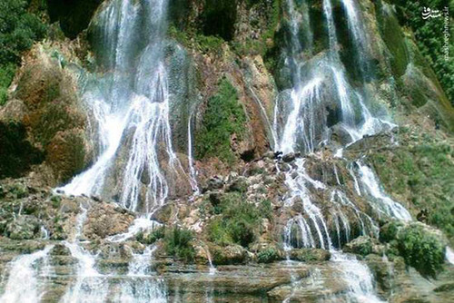  آبشار آب سفید