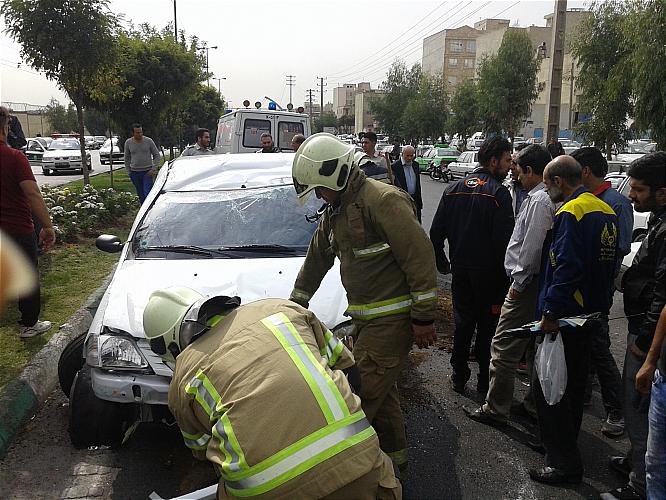 واژگونی خودرو ال 90 در تهرانسر