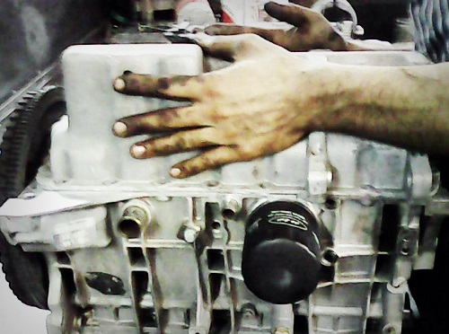 یاتاقان زدن ماشین مکانیک مشخصات پژو 405 قیمت روغن موتور قیمت پژو 405 سایت مکانیک انواع روغن موتور آموزش تعویض روغن آموزش تعمیر خودرو