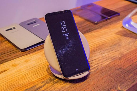معرفی 10 ویژگی سامسونگ گلکسی S8 که آیفون 7 ندارد