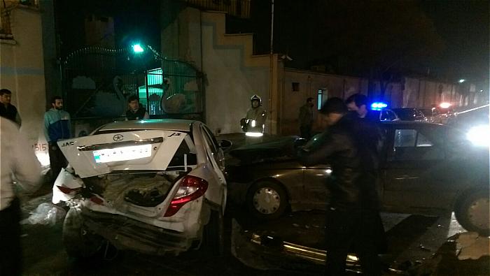 برخورد شدید 2 دستگاه خودرو سواری در جنوب تهران