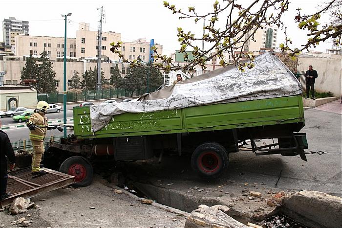 برخورد خودرو کامیونت بدون راننده با خودروی اپتیما