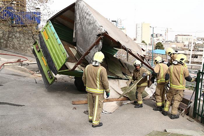 برخورد خودرو کامیونت بدون راننده با خودروی اپتیما