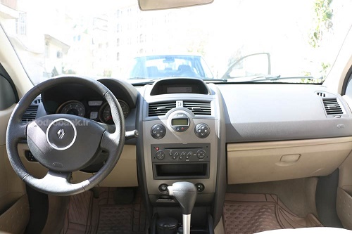 کدام دست دوم را بخریم؟ مزدا3 قدیم یا رنو مگان؟