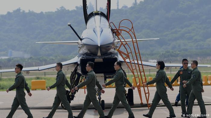 Chengdu J-7/F-7