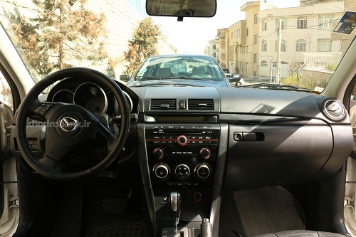 کدام دست دوم را بخریم؟ مزدا3 قدیم یا رنو مگان؟