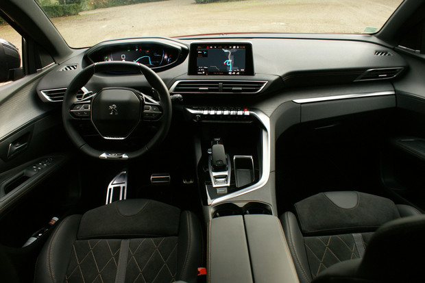 کابین پژو 3008