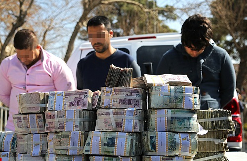 سارقان خودروی حمل پول بانک پاسارگاد دستگیر شدند