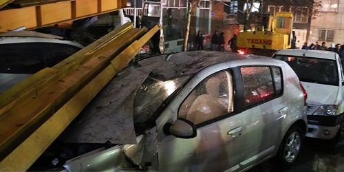 برخود تریلی-حامل بار آهن