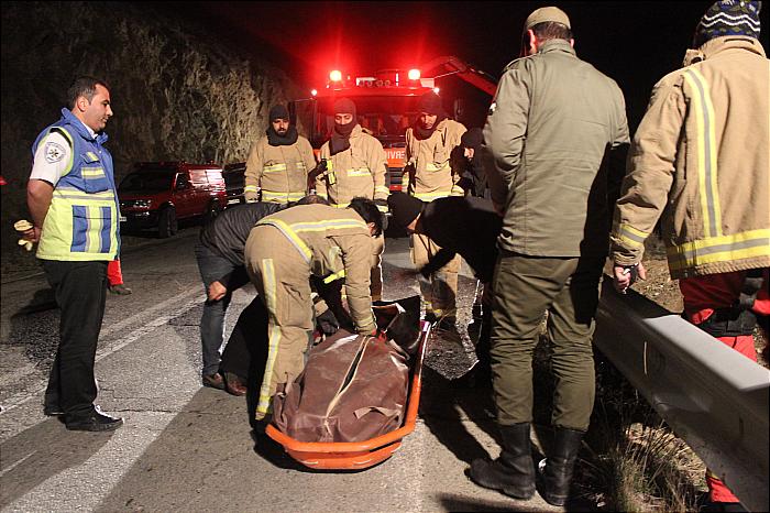 سقوط پراید به دره 150 متری در بزرگراه همت