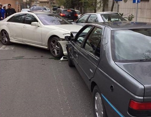 تصادف بنز S500 با پژو 405 در تهران