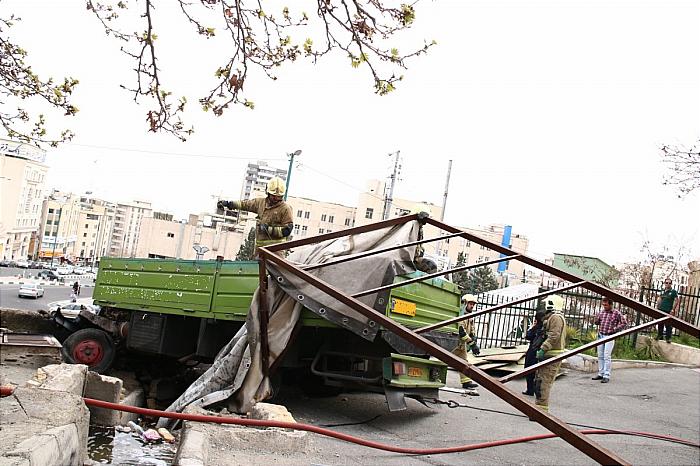 برخورد خودرو کامیونت بدون راننده با خودروی اپتیما